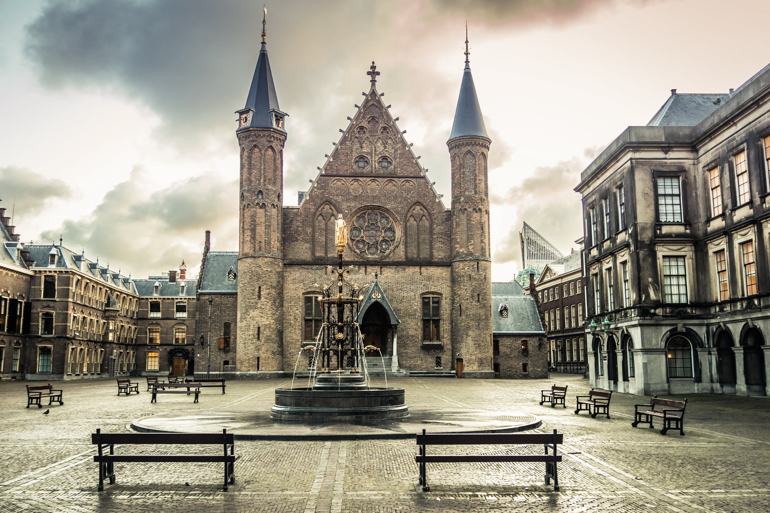 Decoratieve foto van het Binnenhof in Den Haag